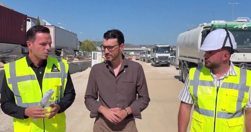 15:57 Ministri Karakaçi inspekton punimet e autostradës Tiranë-Durrës: Parashikohet përfundimi në prill 2027