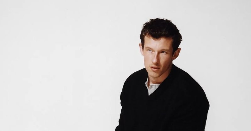 Nga banesat sociale të Londrës te Dua Lipa dhe James Bond: Kush është Callum Turner, njeriu që po pushton Britaninë