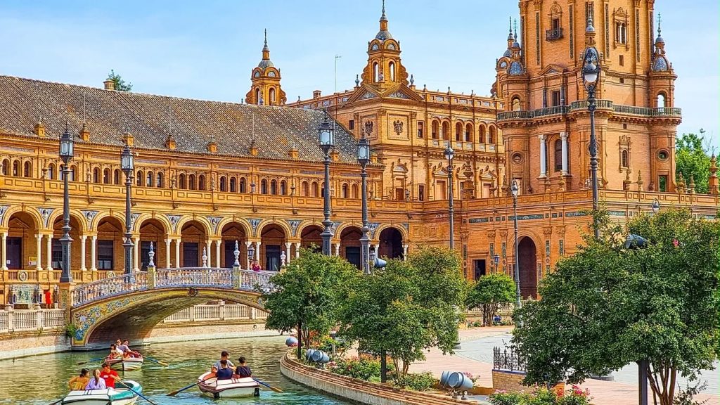 Spanja drejt fronit të turizmit botëror, pritet të kalojë Francën deri në vitin 2040