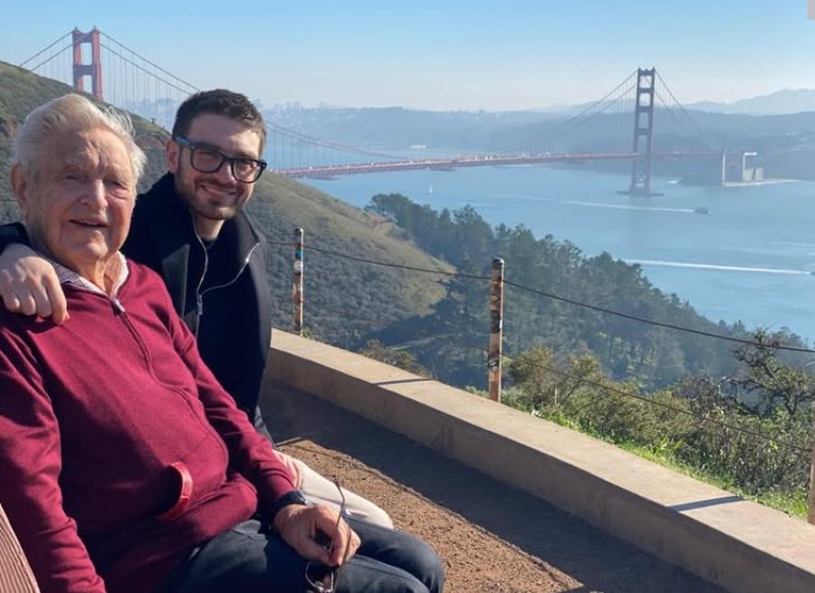Filantropi George Soros feston ditëlindjen e 96-t, djali i bën urimin e veçantë: Më i miri i të gjitha kohërave, të dua babi!
