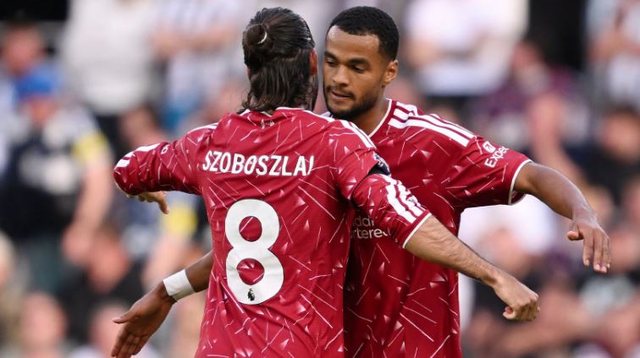 Tjetër surprizë në Premier League, ndalet edhe Liverpool