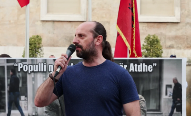 Gazetari-Dritan Goxhajt: Protesta është drejtuar me b*thë, dhuratë për Ramën dhe Berishën