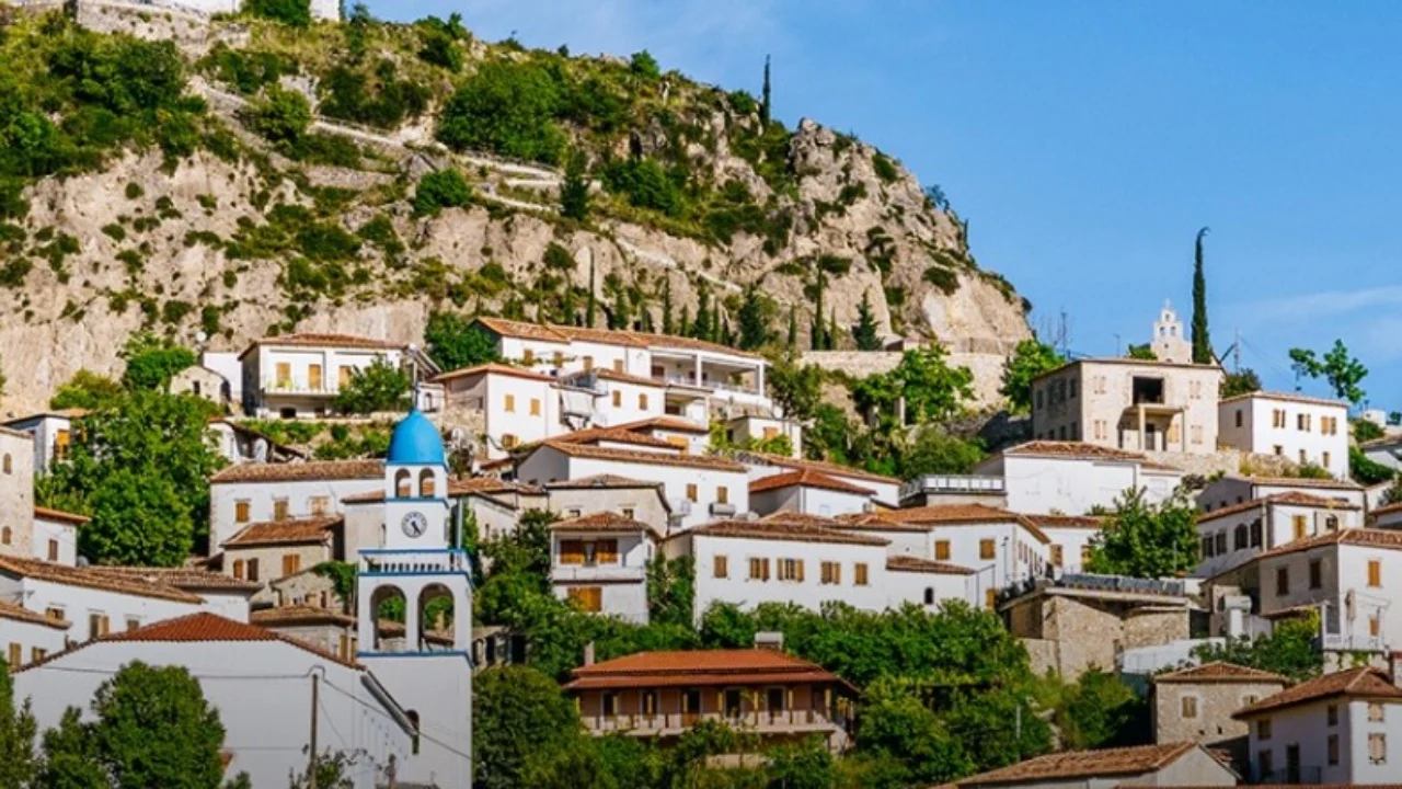 09:40 Shqipëria “parajsë” për pensionistët amerikanë, Forbes: Kostoja e jetesës, shumë herë më e ulët se në SHBA