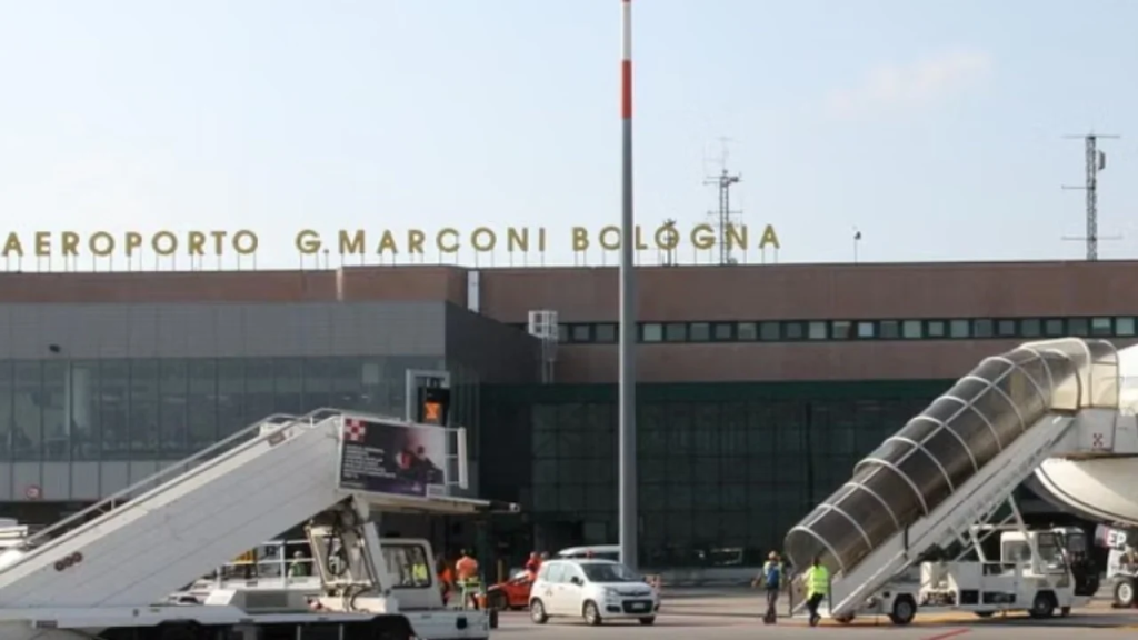 Pëson arrest kardiak pas uljes së avionit, ndërron jetë shqiptari në aeroportin e Bolonjës