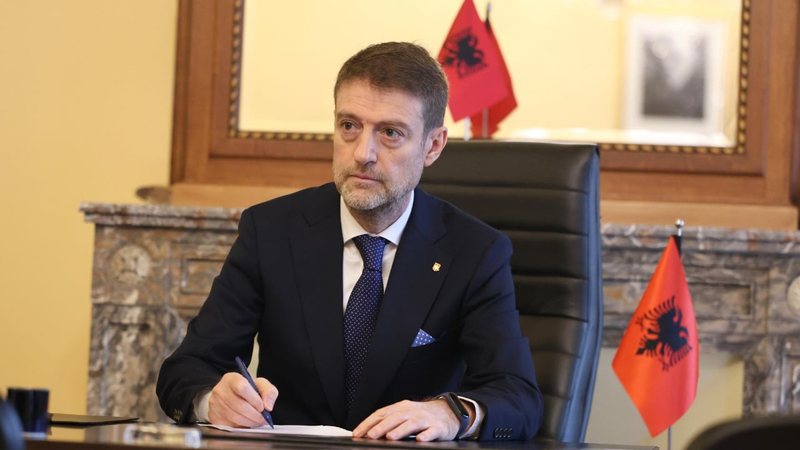 13:15 Debati për konsullatën serbe në Shkodër dhe atë shqiptare në Luginën e Preshevës, ministri Ferit Hoxha: Nuk cenon sovranitetin, Shqipëria mbron interesat e saj