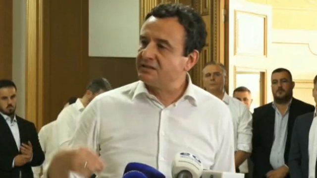 Incidenti në Kuvend/ Kurti: Më gjuani me vezë, vetëm hajdeni në takim