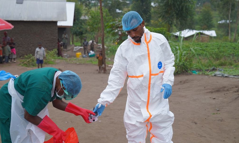 Ebola alarmon Kongon, mbi 4 mijë raste. Autoritetet nisin kërkimin derë më derë