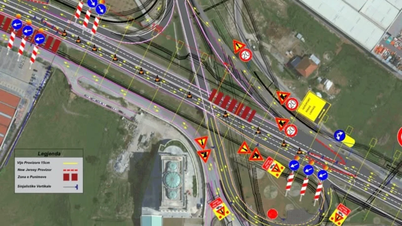 13:00 Zgjerimi i autostradës/ ARRSH njofton bllokimin e dy korsive Tiranë-Durrës, ja kur do të devijohet trafiku