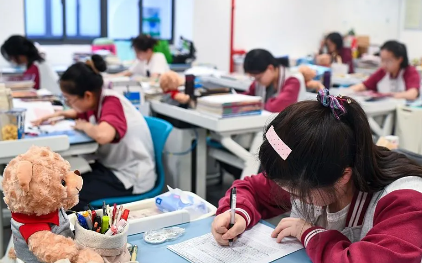 Studimi: Adoleshentët kinezë po përdorin droga që mpijnë mendjen për t’iu larguar realitetit