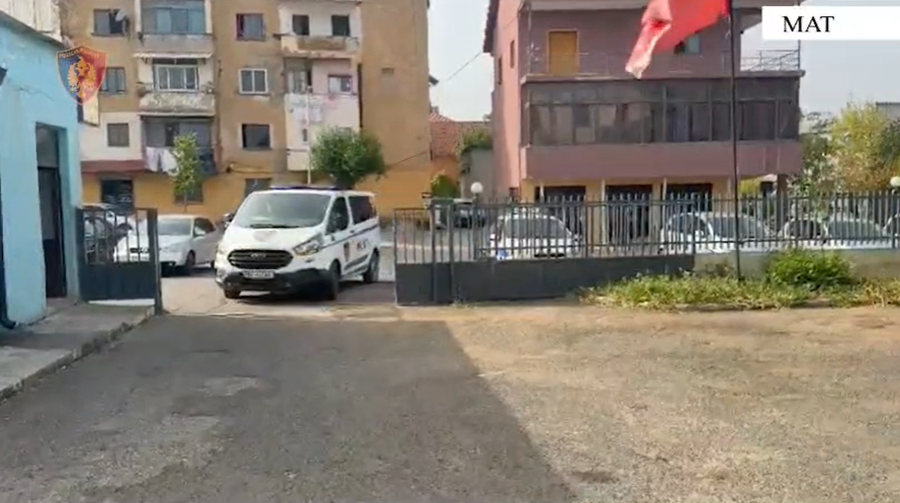 Dhunoi dhe kanosi bashkëshorten, arrestohet 67-vjeçari në Burrel, i gjendet armë dhe 55 fishekë