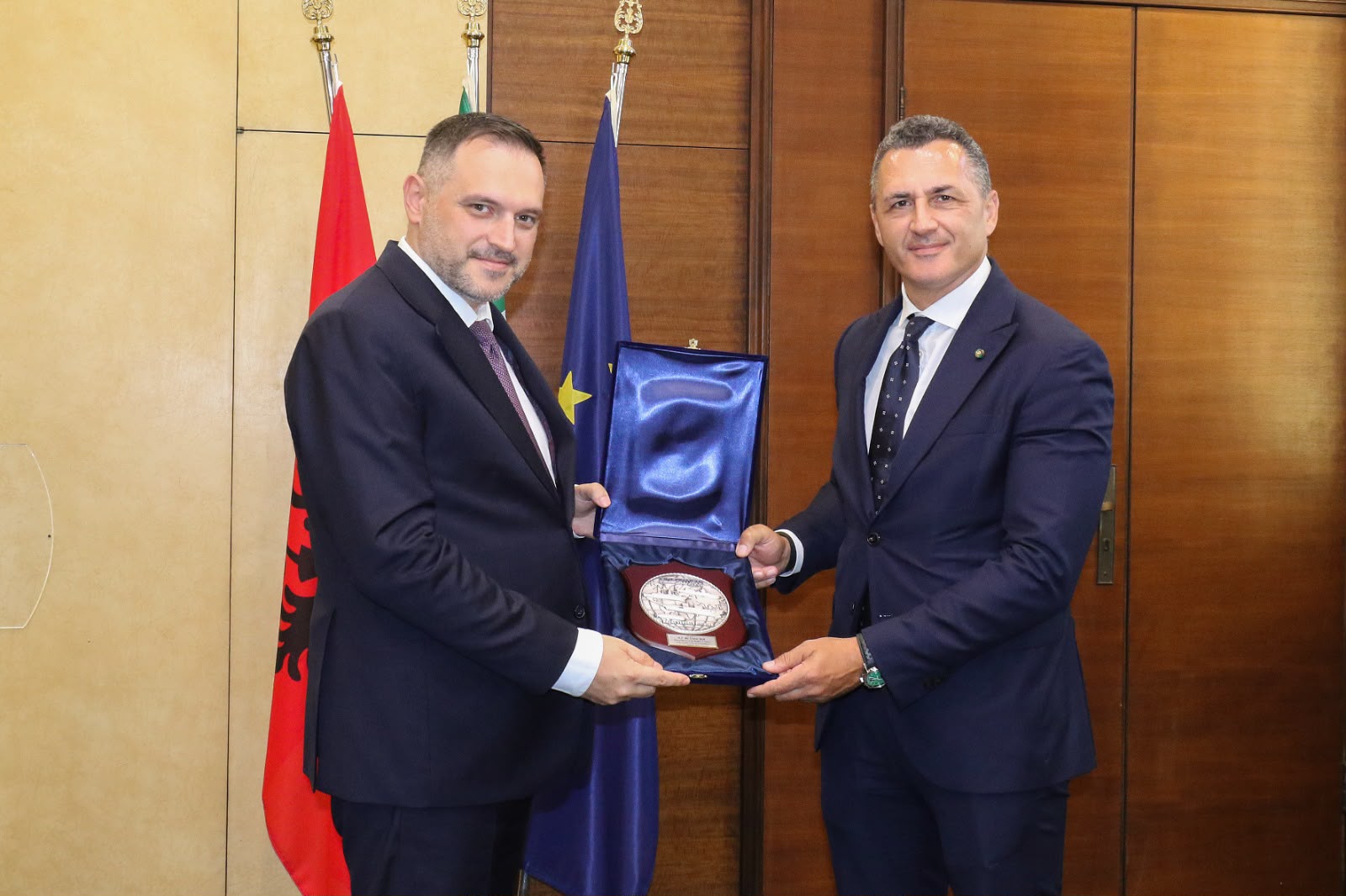 17:18 Në Gjenova nënshkruhet Akti i Themelimit dhe Statuti i shoqërisë “Fincantieri Albania”