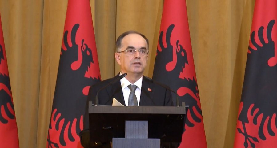 Zjarret në Shqipëri, reagon Presidenti Begaj: Keqbërësit që i vënë flakën vendit duhet të ndëshkohen ashpër dhe sipas ligjit!