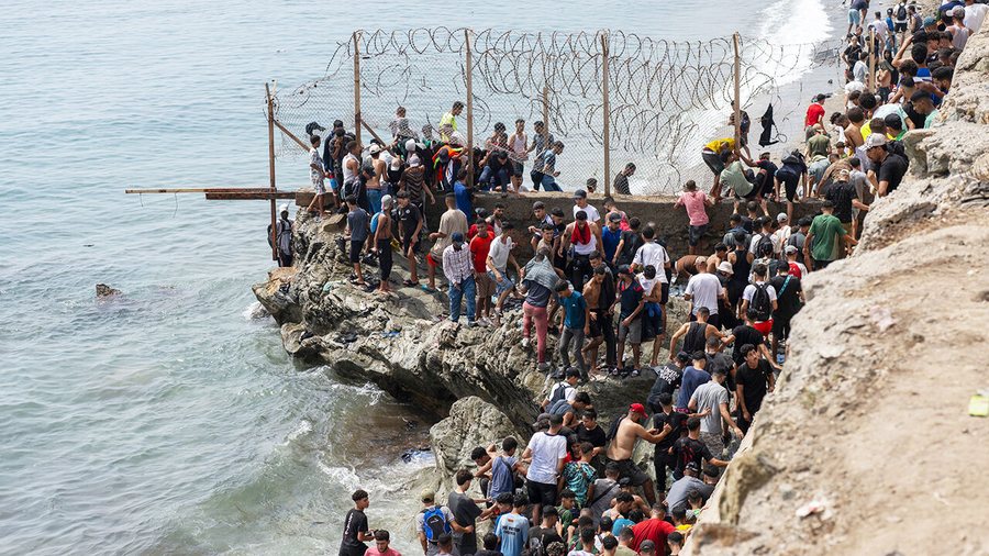 “Kërkojnë destablitet”, Irani: SHBA-të dhe Izraeli orkestruan krizën e emigrantëve në Spanjë