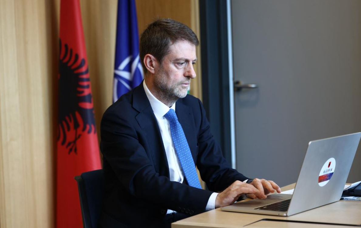 14:08 Ministri Hoxha njofton ngritjen e Pranisë Diplomatike Virtuale: Rritje e cilësisë dhe shpejtësisë së shërbimit konsullor
