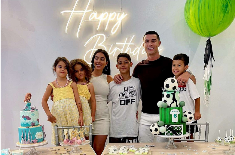 Georgina birëson fëmijët e Ronaldos