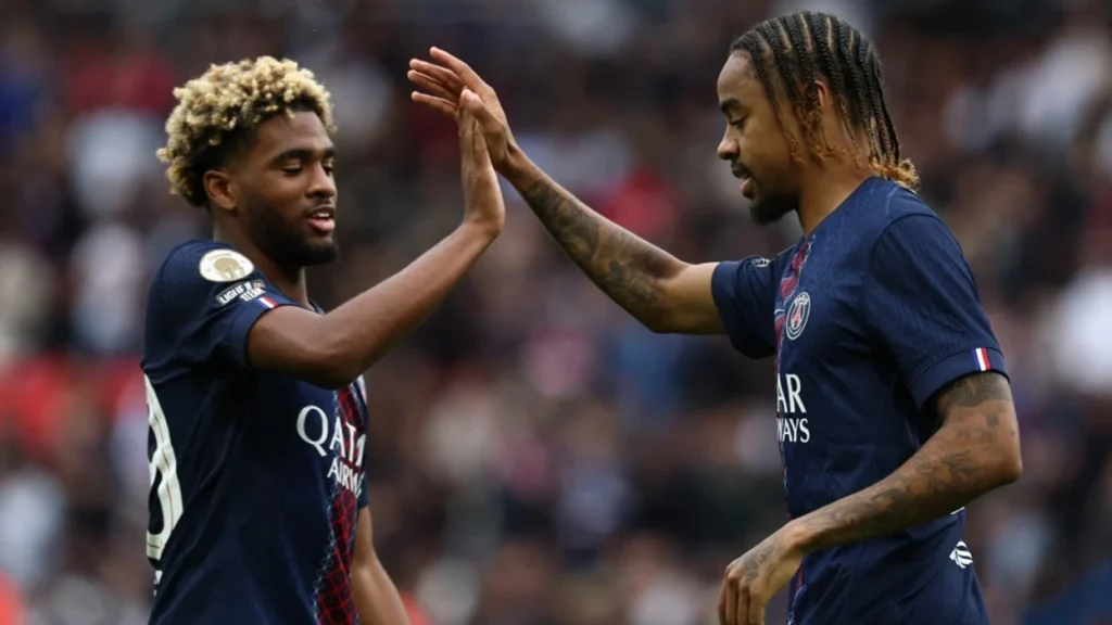Dy yjet e PSG-së thirrën nga Luis Enrique për Superkupë pavarësisht raportimeve për kalimin te Liverpooli