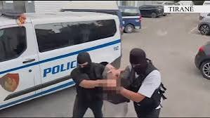 “Menaxher” lokali e shpërndarës, Antidroga fut “spiunin” për të blerë kokainën, dy në pranga
