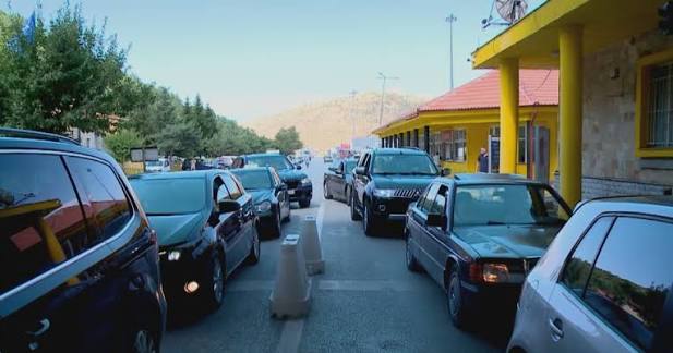 Fluks në pikat kufitare, emigrantët kthehen në atdhe për pushimet verore