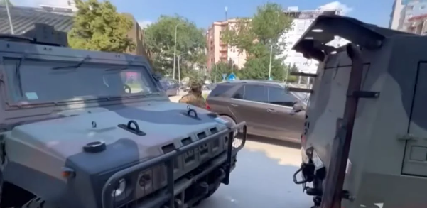Rrezik për sigurinë në Kosovë? Shefi i KFOR-it: Mund të shtohen trupat ushtarake