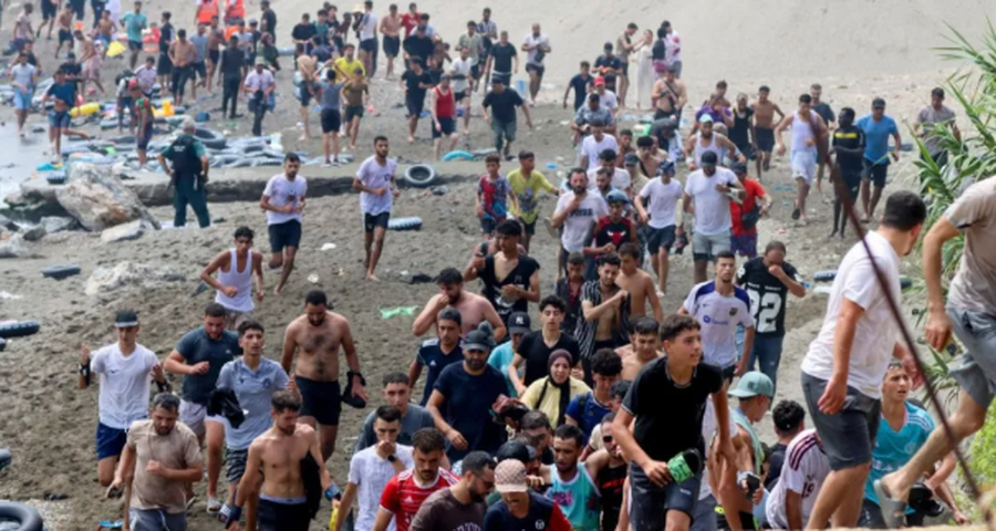 Kriza e emigrantëve në Spanjë, Pedro Sanchez fajëson trafikantët pas kalimit të 60 mijë personave në Ceuta