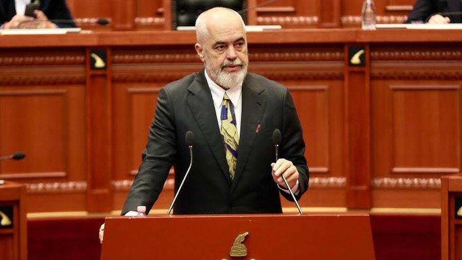 “Hajdutët në burg, të ndershmit në qeveri”, Ilir Vata parashikon lëvizje të forta në shtator