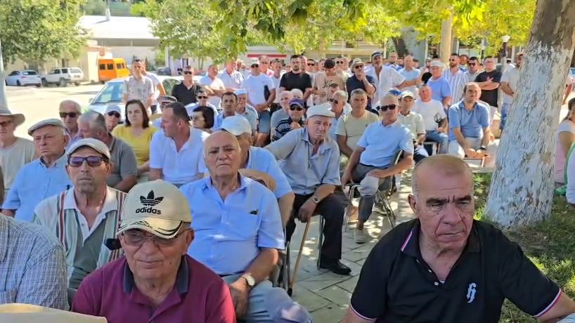 Selenica kundër bashkimit me Vlorën, banorët zhvillojnë Kuvendin për të mbrojtur bashkinë