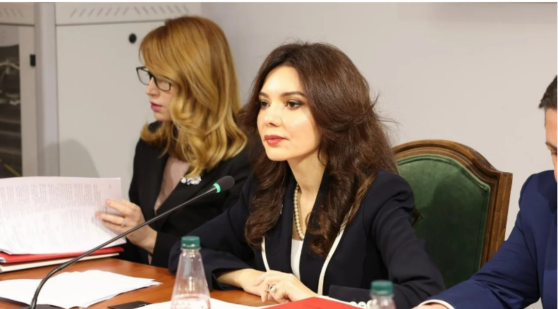 12:51 “Mëso nga lumi”, mesazhi i koduar i Spiropalit: Pengesat mund ta detyrojnë të ndryshojë rrjedhën, por kurrë destinacionin