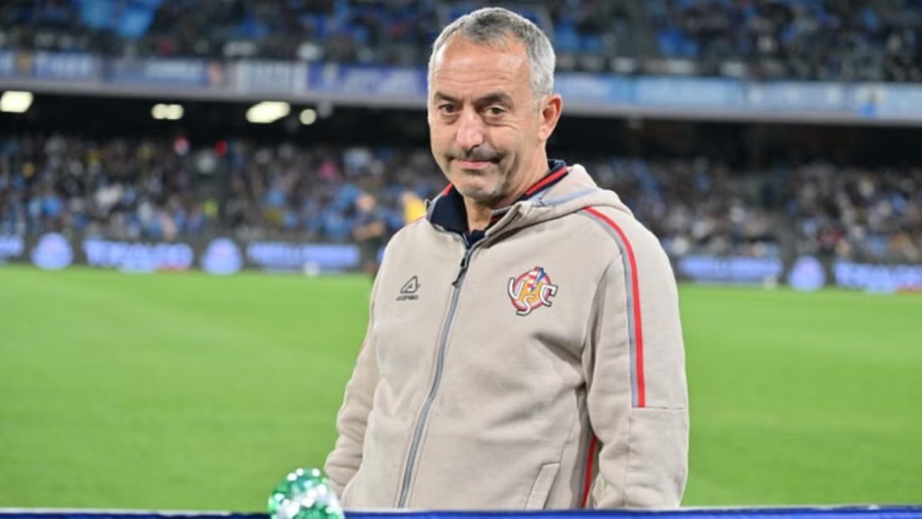 E papritur në Itali, ish-trajneri i Milanit shkarkohet pas kualifikimit në Kupë