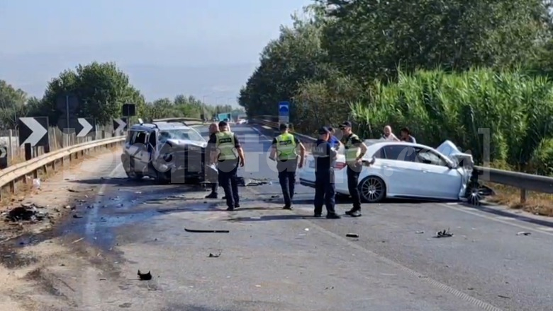 10:55 ‘Benzi’ përplaset me Land Rover’ në Fushë-Krujë, dyshohet për një viktimë