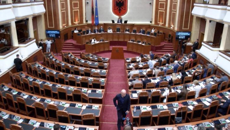07:40 Sot Kuvend/ Opozita në interpelancë me Jaupajn e Kumbaron, diskutime edhe për dërgimin e trupave ushtarake në Gaza (Axhenda)