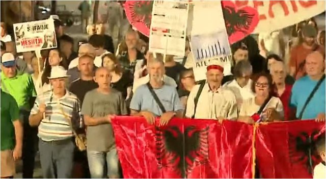 108 ditë proteste/ Qytetarët drejt Kryeministrisë