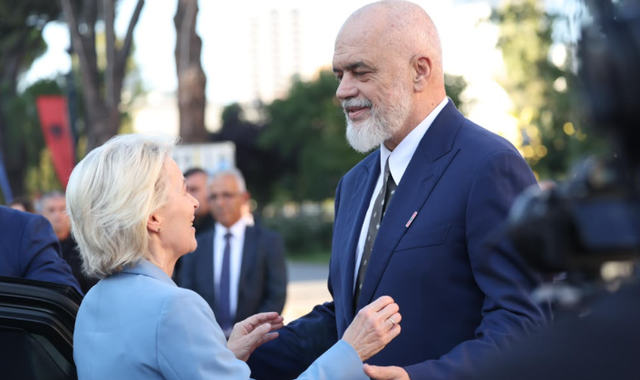 18:24 Von der Leyen, mesazh për Ramën: Fokus te reformat, përfshirë drejtësinë