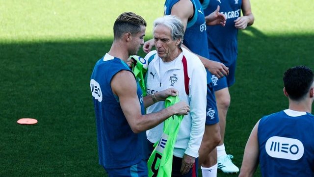 “Plas” te Portugalia, Ronaldo largohet nga stërvitja. Trajneri: Këtu vendos unë…