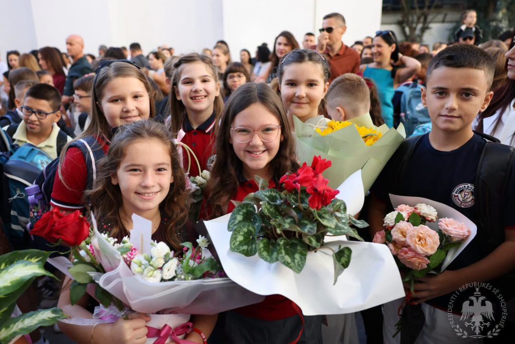 Viti i ri shkollor, Rama: Një vit të mbarë nxënësve dhe mësuesve