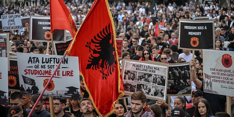 Këmbanat e alarmit në Ballkan