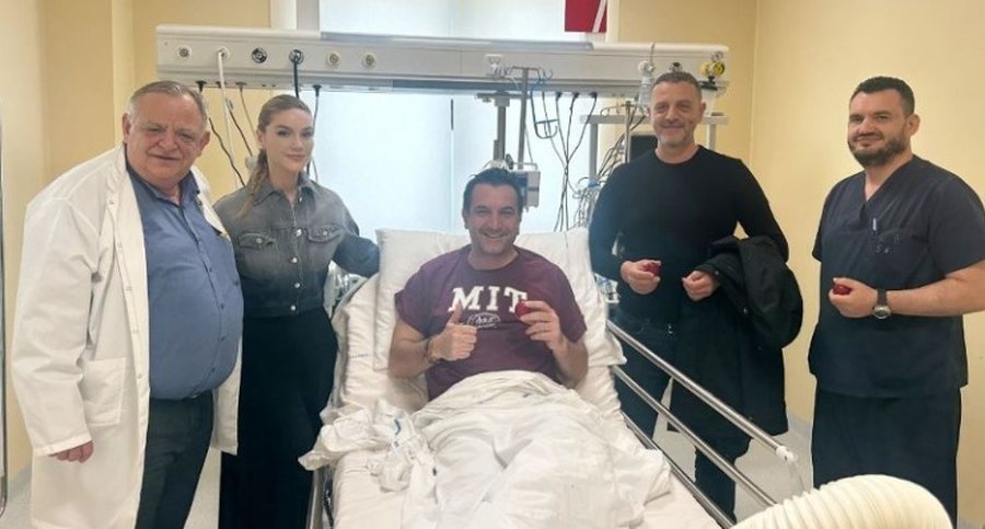 17:04 Çfarë i ndodhi kryebashkiakut? Erion Veliaj transportohet në spital me ambulancë