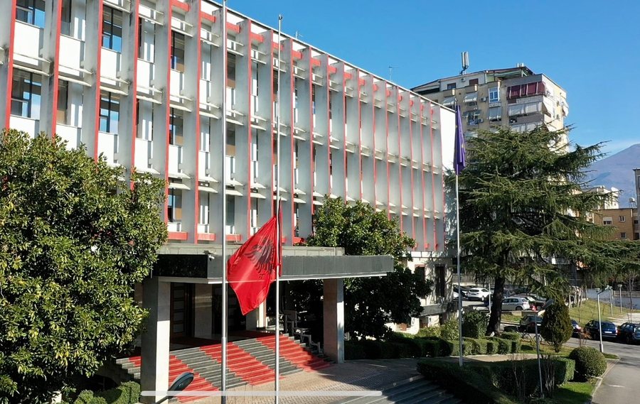 22:14 Tragjedia me 6 viktima në Athinë, reagon Ministria e Jashtme e Shqipërisë
