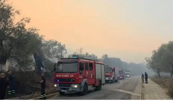 Orë tmerri për Himarën, disa banesa të shkrumbuara gjatë natës. Nis ndërhyrja nga ajri për fikjen e zjarrit, situata tejet problematike