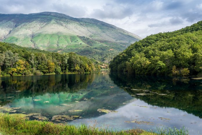 “Lonely Planet Italia”: Vjeshta në Shqipëri, koha ideale për të zbuluar Rivierën, Alpet dhe qytetet historike