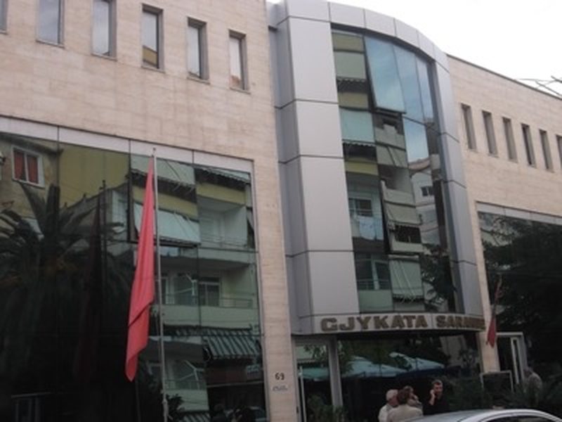 20 09 Sarandë   arrest shtëpie  të dyshuarit për plagosje  Autori  Tentoi të më vidhte
