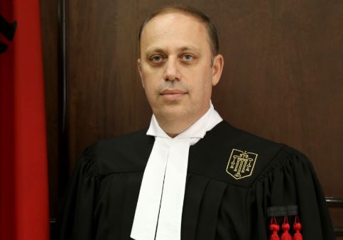Sandër Simoni zgjidhet kryetar i Gjykatës së Lartë