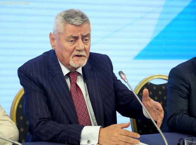“Mbledhja e Begajt lubrifikoi zhurmat”/ Shehi: Agasi merrte përdore shtetin shqiptar