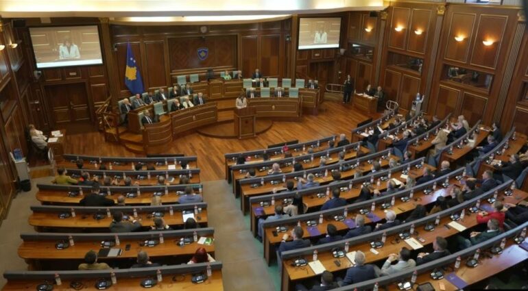 13:45 Dënimi i ish-krerëve të UÇK-së, Kuvendi i Kosovës miraton deklaratën për aktgjykimin e Gjykatës Speciale