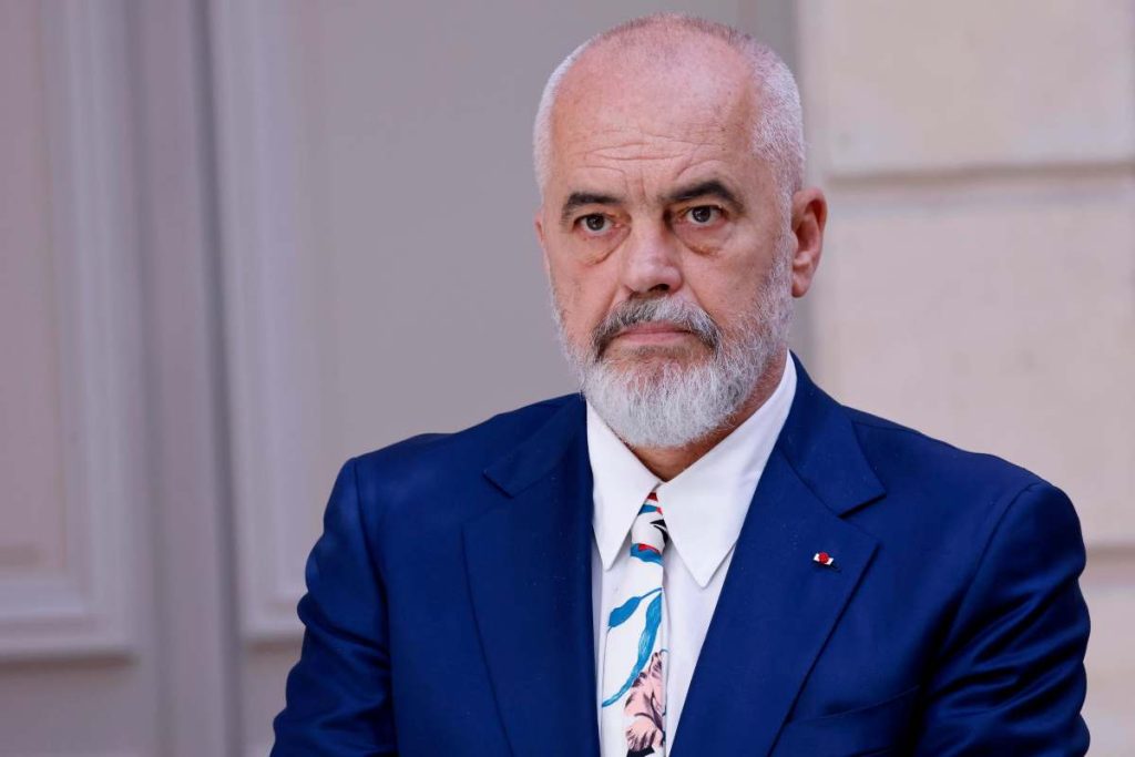 Pagat e gjyqtarëve/ Rama “shpërthen” ndaj Gjykatës Administrative: Dyert e thesarit të shtetit i hap vetëm Kuvendi!