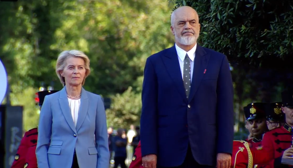 17:00 Ursula von der Leyen në Tiranë, pritet me ceremoni zyrtare nga Rama