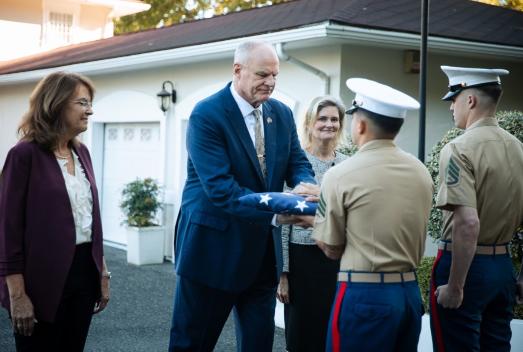 17:21 Wendt nis detyrën në Shqipëri, Ambasada amerikane: Një kapitull i ri në marrëdhëniet mes dy vendeve