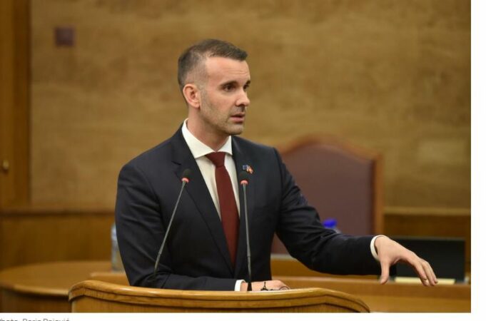 Ndryshme pagash në Malin e Zi, nga janari 2027 rroga minimale deri 1400 euro