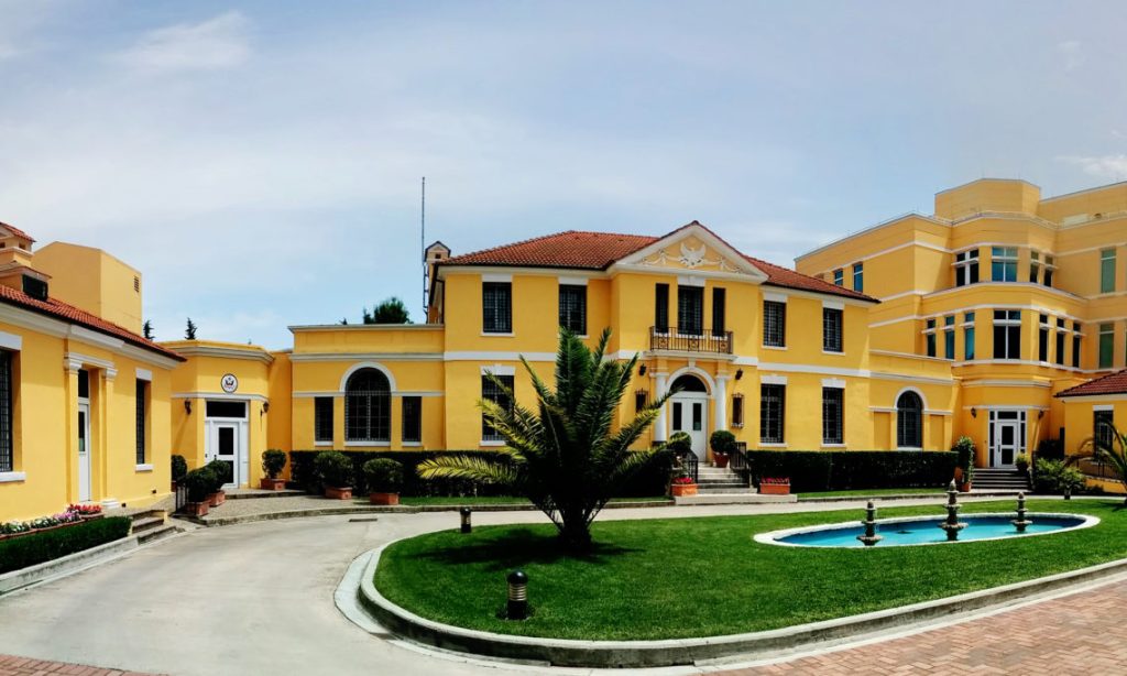 Riatdhesimi i qytetarëve nga Siria/ Ambasada Amerikane përgëzon Shqipërinë: Një fitore për këto familje dhe sigurinë globale