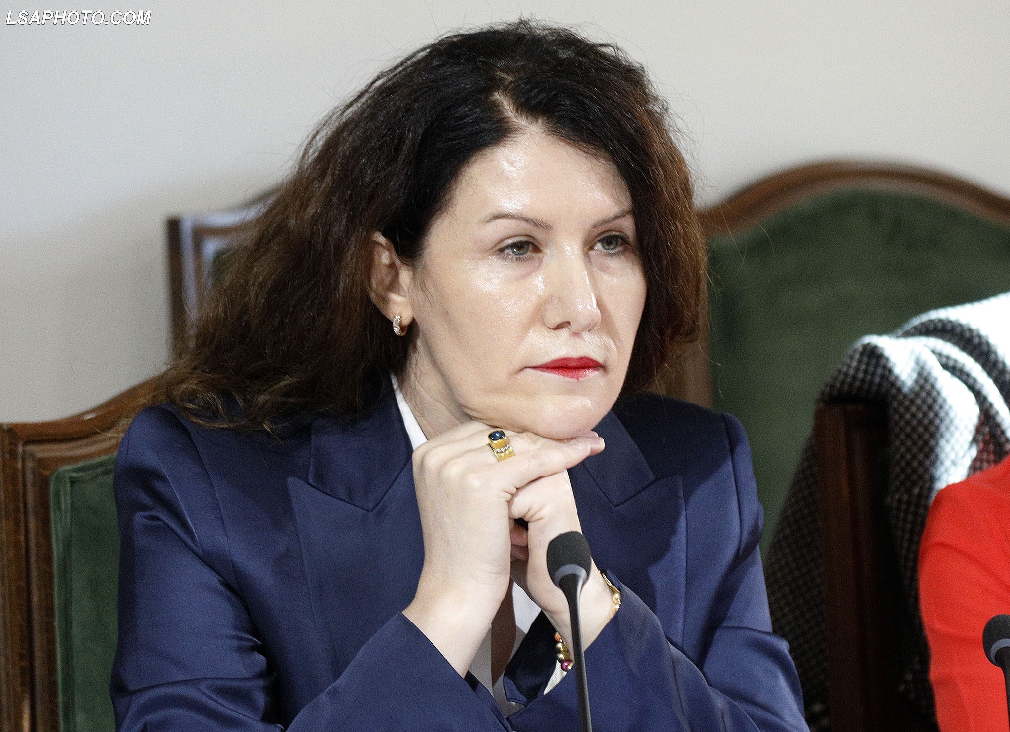 10:20 Akuzat ndaj shefes së SHISH vënë në pikëpyetje sigurinë kombëtare të Shqipërisë