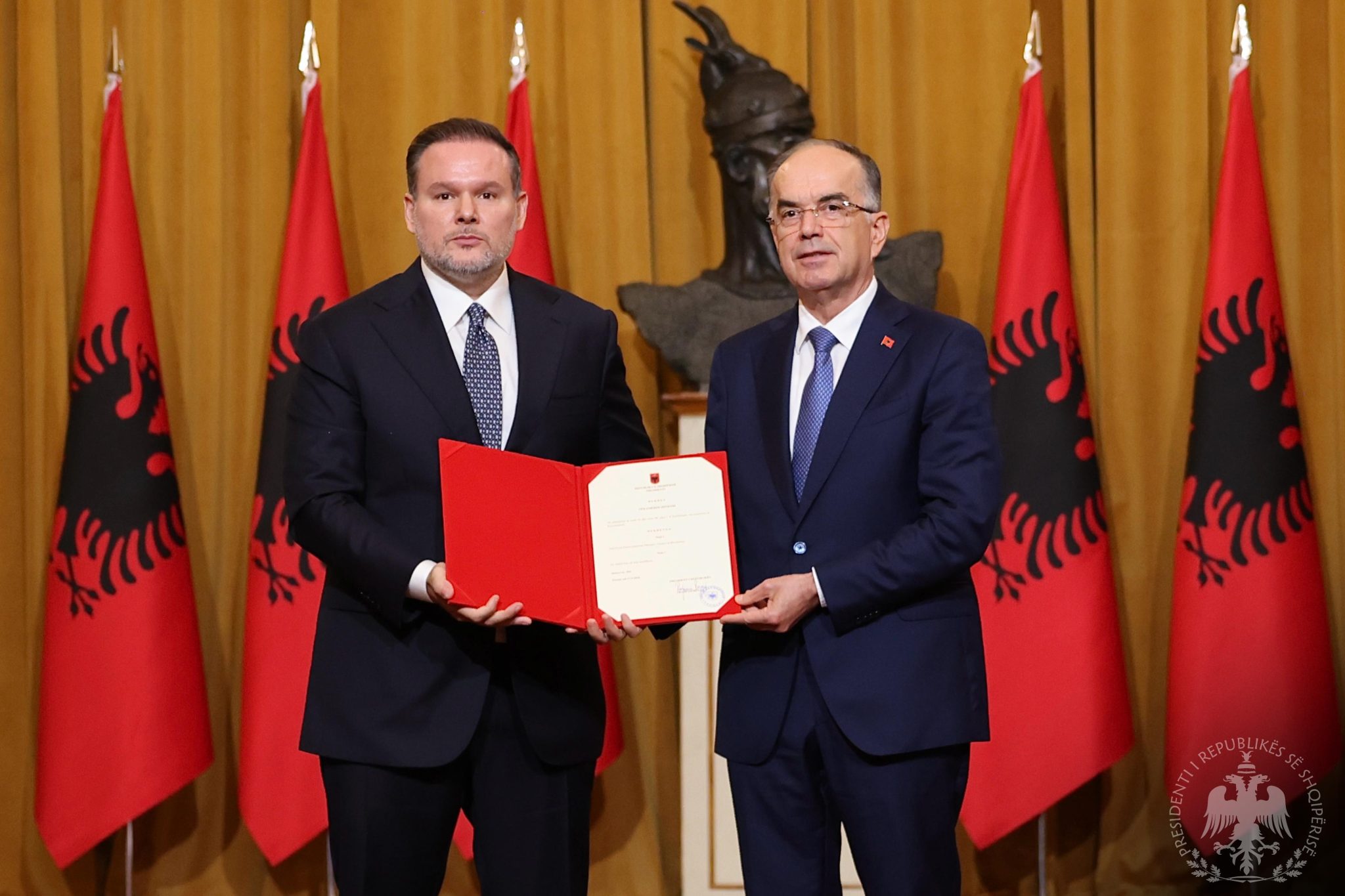 14:15 Ceremonia në Presidencë, Ervin Demo betohet si ministër i Punëve të Brendshme